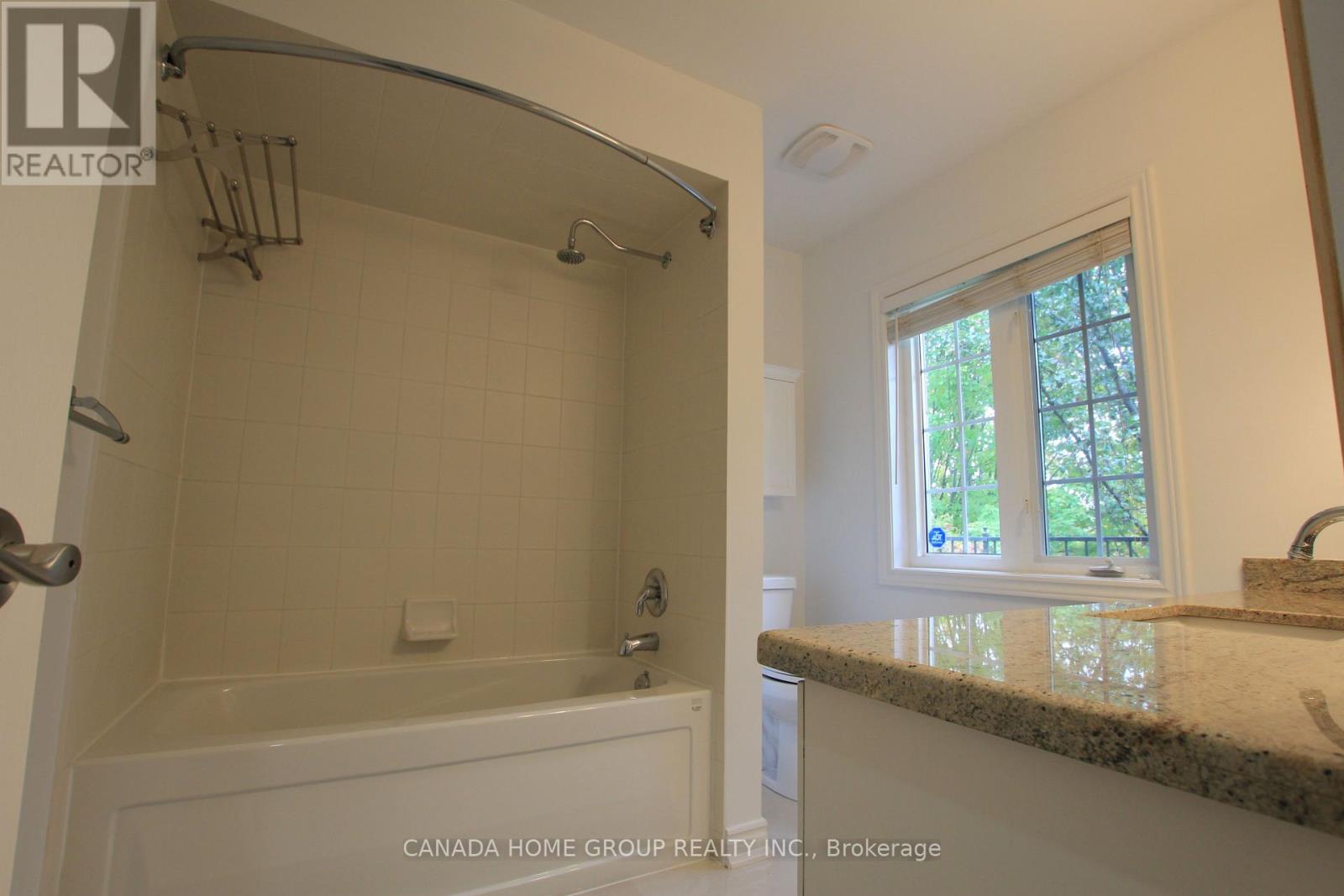 129 Creek Path Avenue, Oakville, Ontario  L6L 8T3 - Photo 24 - W12441496