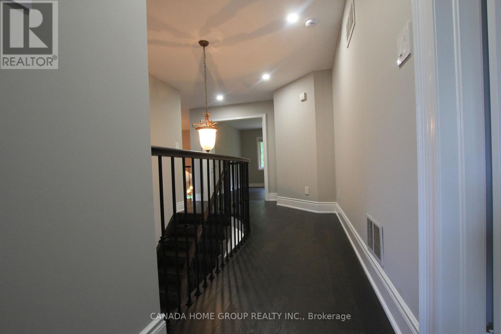 129 Creek Path Avenue, Oakville, Ontario  L6L 8T3 - Photo 27 - W12441496