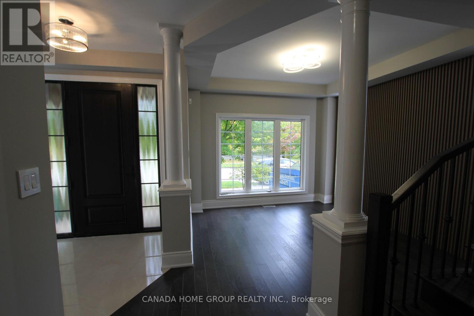 129 Creek Path Avenue, Oakville, Ontario  L6L 8T3 - Photo 3 - W12441496