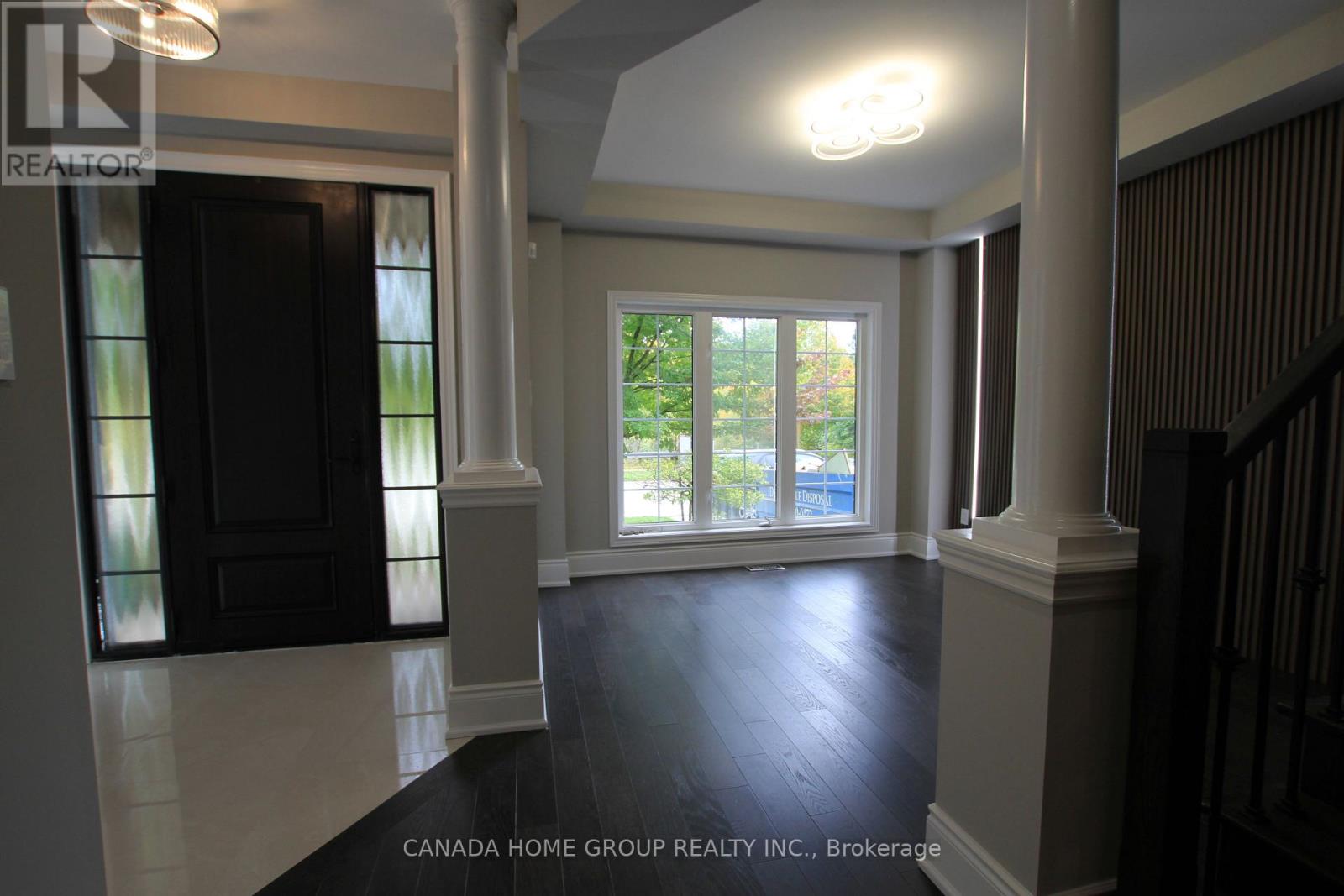 129 Creek Path Avenue, Oakville, Ontario  L6L 8T3 - Photo 4 - W12441496