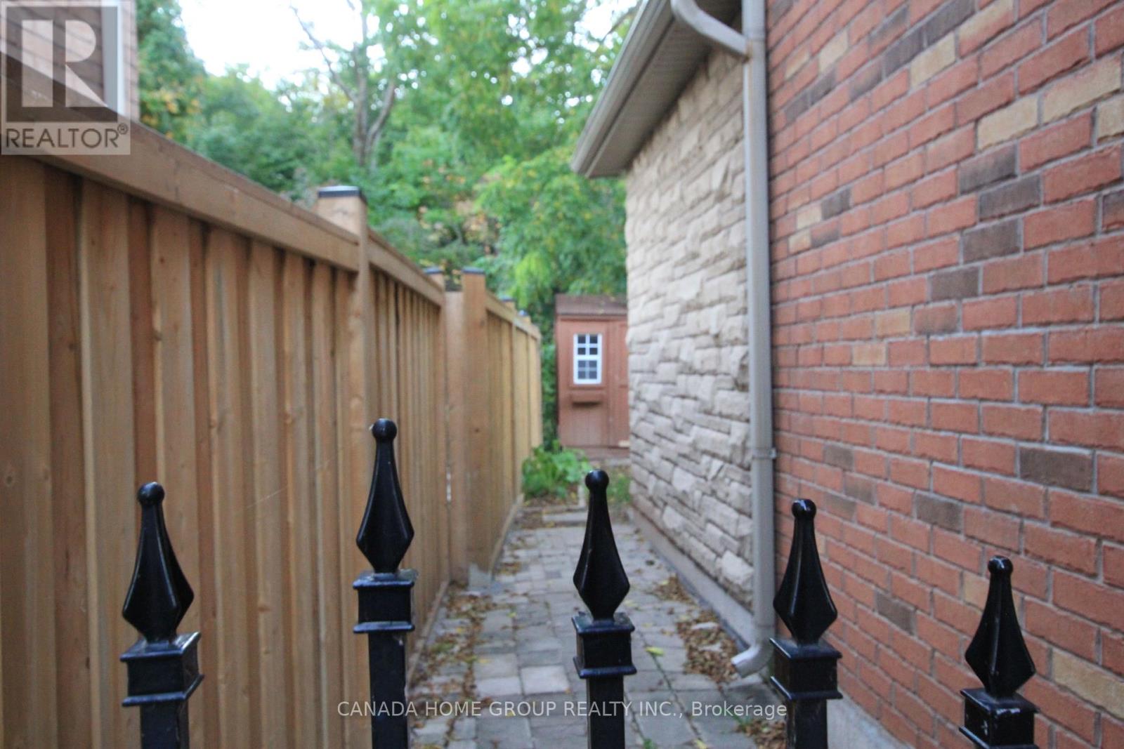 129 Creek Path Avenue, Oakville, Ontario  L6L 8T3 - Photo 49 - W12441496