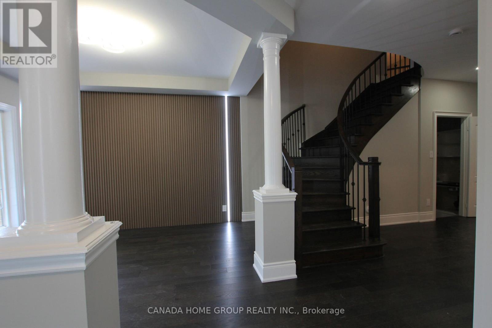 129 Creek Path Avenue, Oakville, Ontario  L6L 8T3 - Photo 5 - W12441496