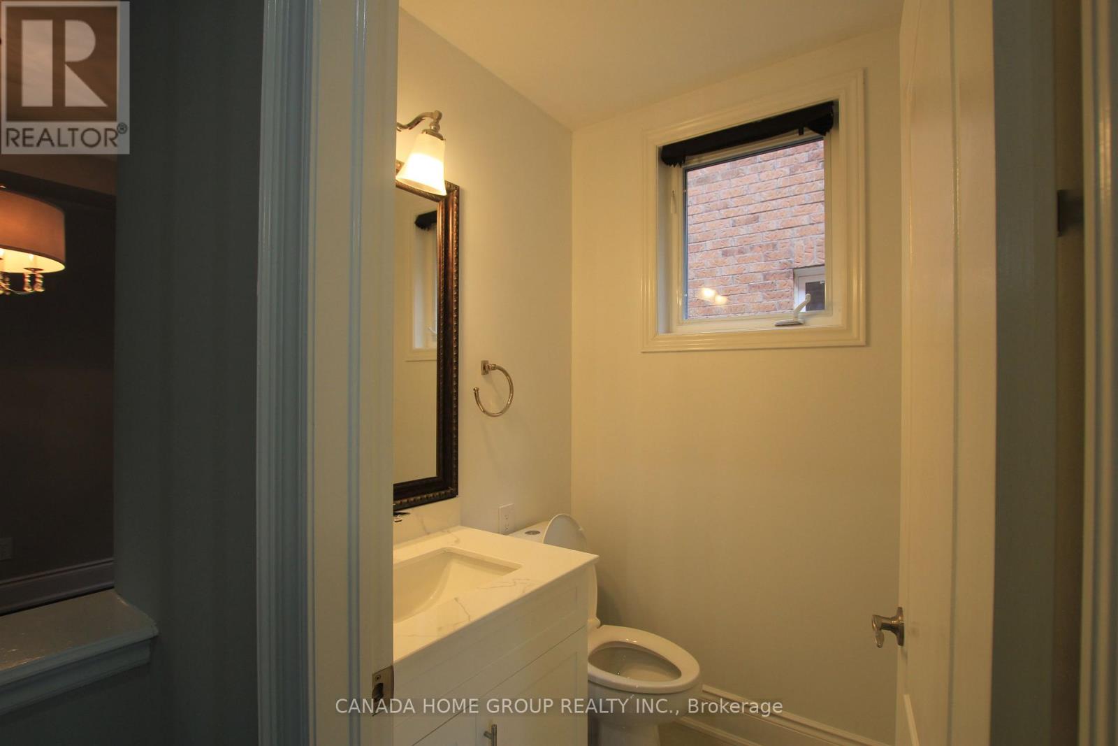 129 Creek Path Avenue, Oakville, Ontario  L6L 8T3 - Photo 6 - W12441496