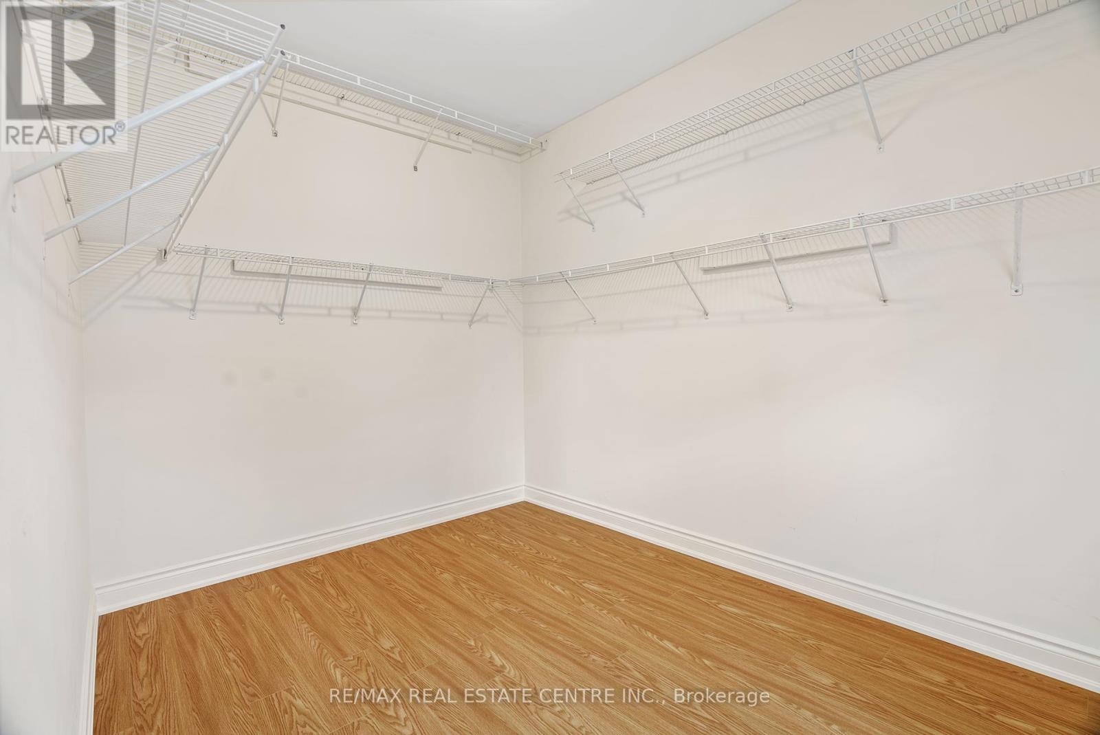 645 Cranleigh Court, Mississauga, Ontario  L5H 4L4 - Photo 29 - W12441499