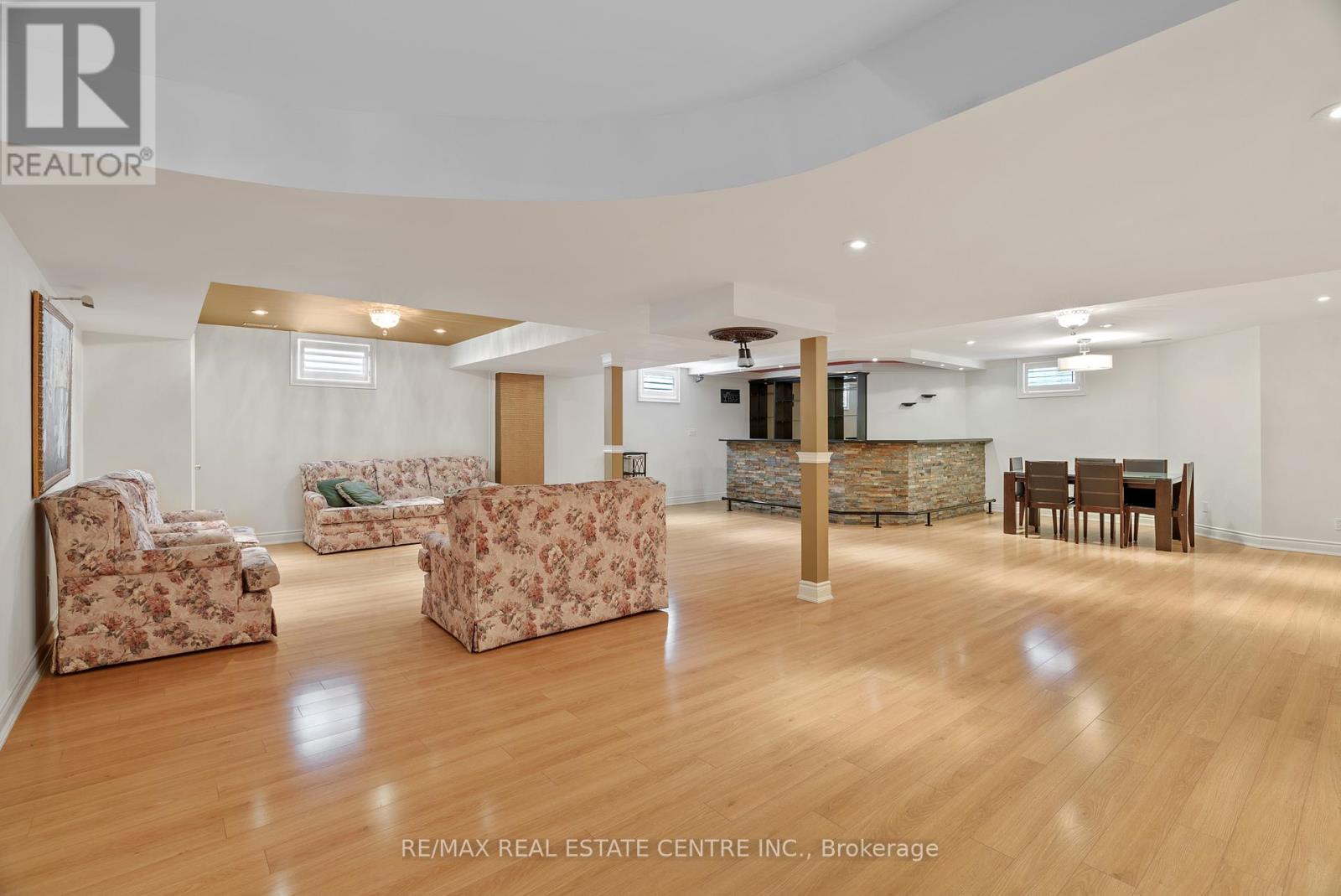 645 Cranleigh Court, Mississauga, Ontario  L5H 4L4 - Photo 40 - W12441499