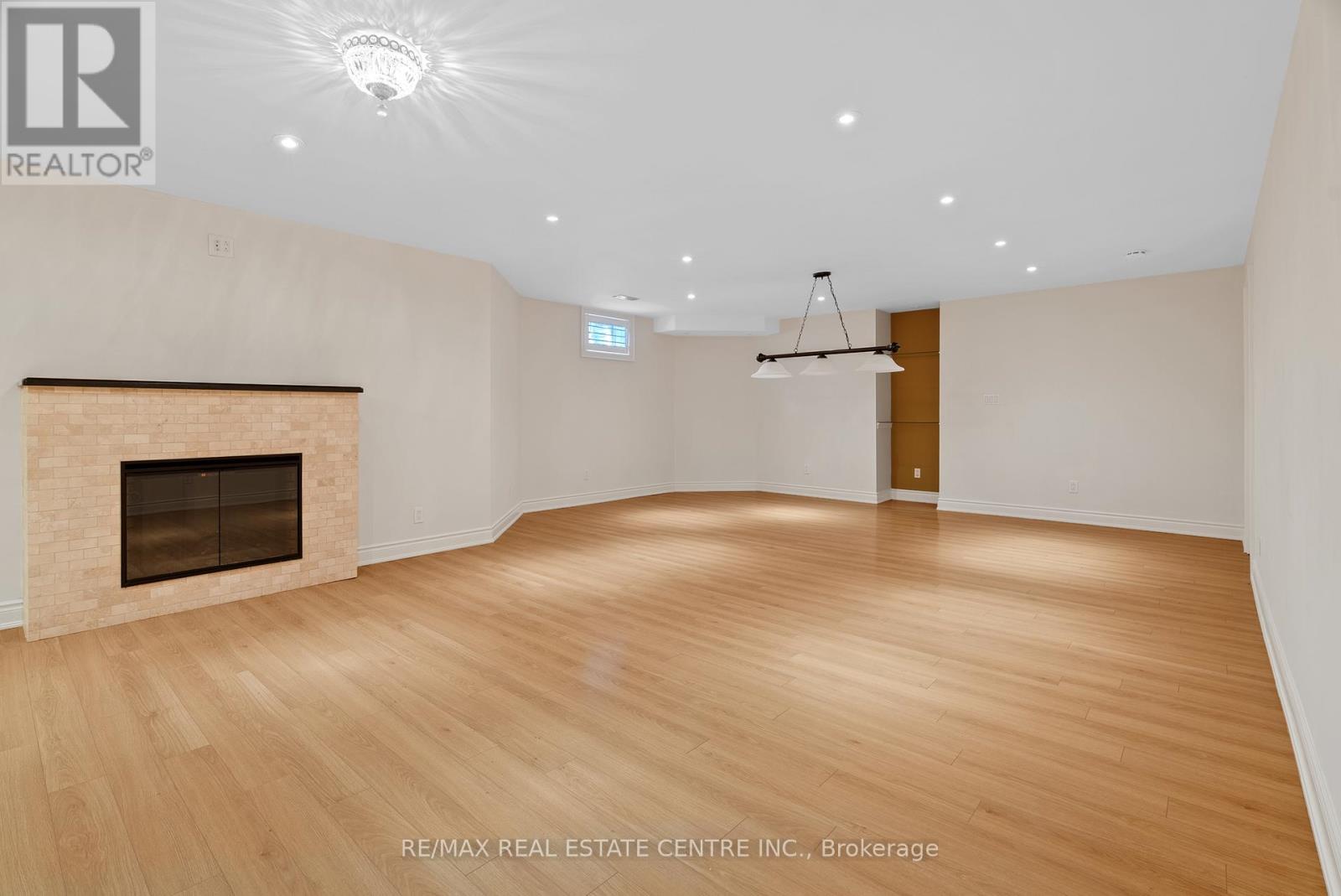 645 Cranleigh Court, Mississauga, Ontario  L5H 4L4 - Photo 44 - W12441499