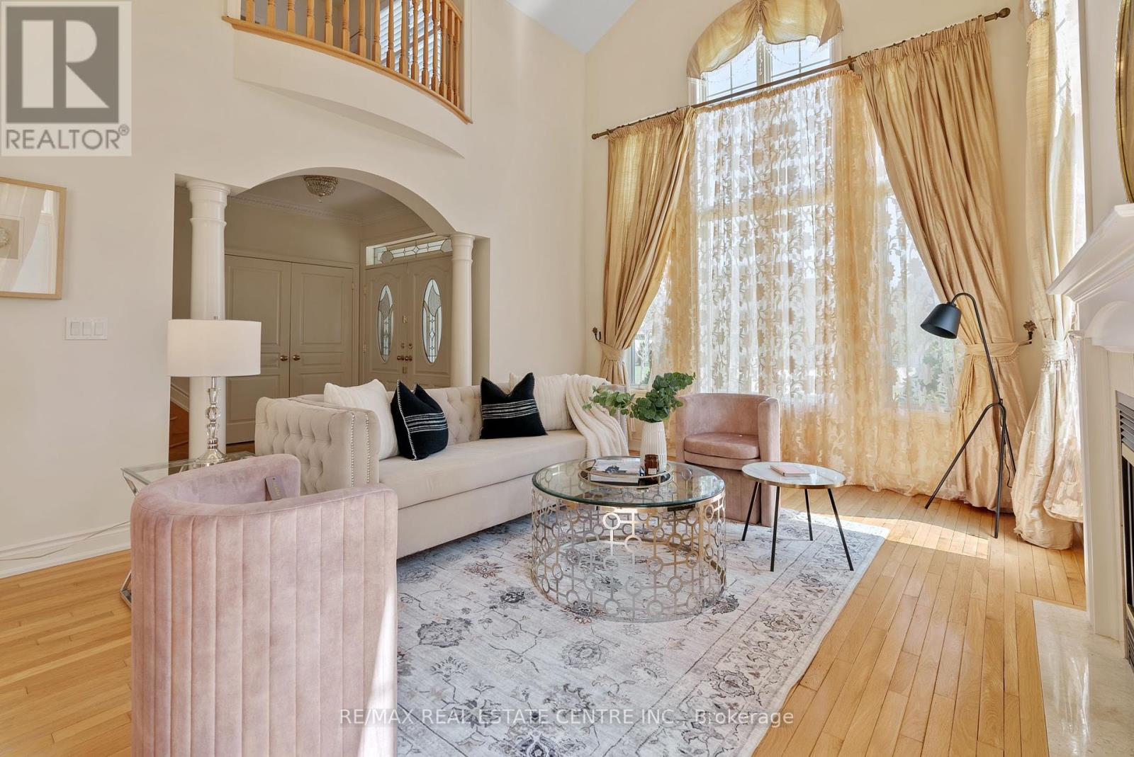 645 Cranleigh Court, Mississauga, Ontario  L5H 4L4 - Photo 7 - W12441499