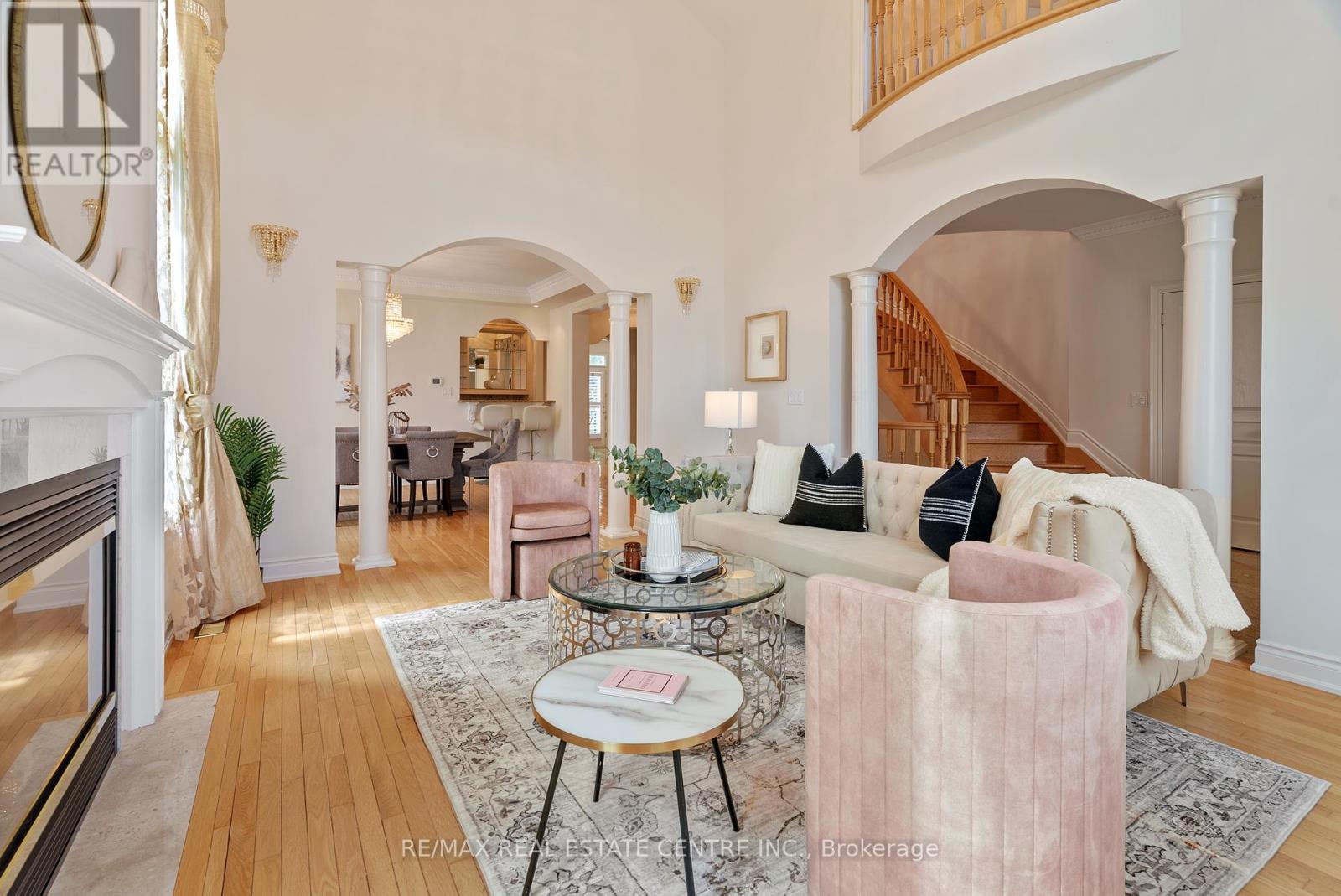 645 Cranleigh Court, Mississauga, Ontario  L5H 4L4 - Photo 8 - W12441499