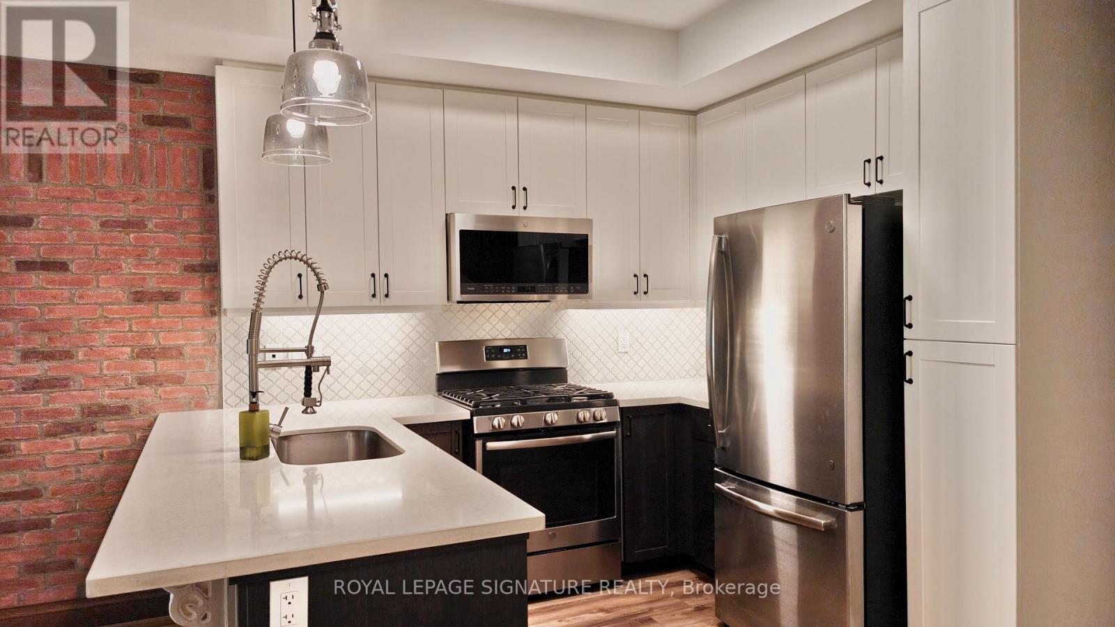 4 - 2232 Bromsgrove Road, Mississauga, Ontario  L5J 0B3 - Photo 4 - W12441509