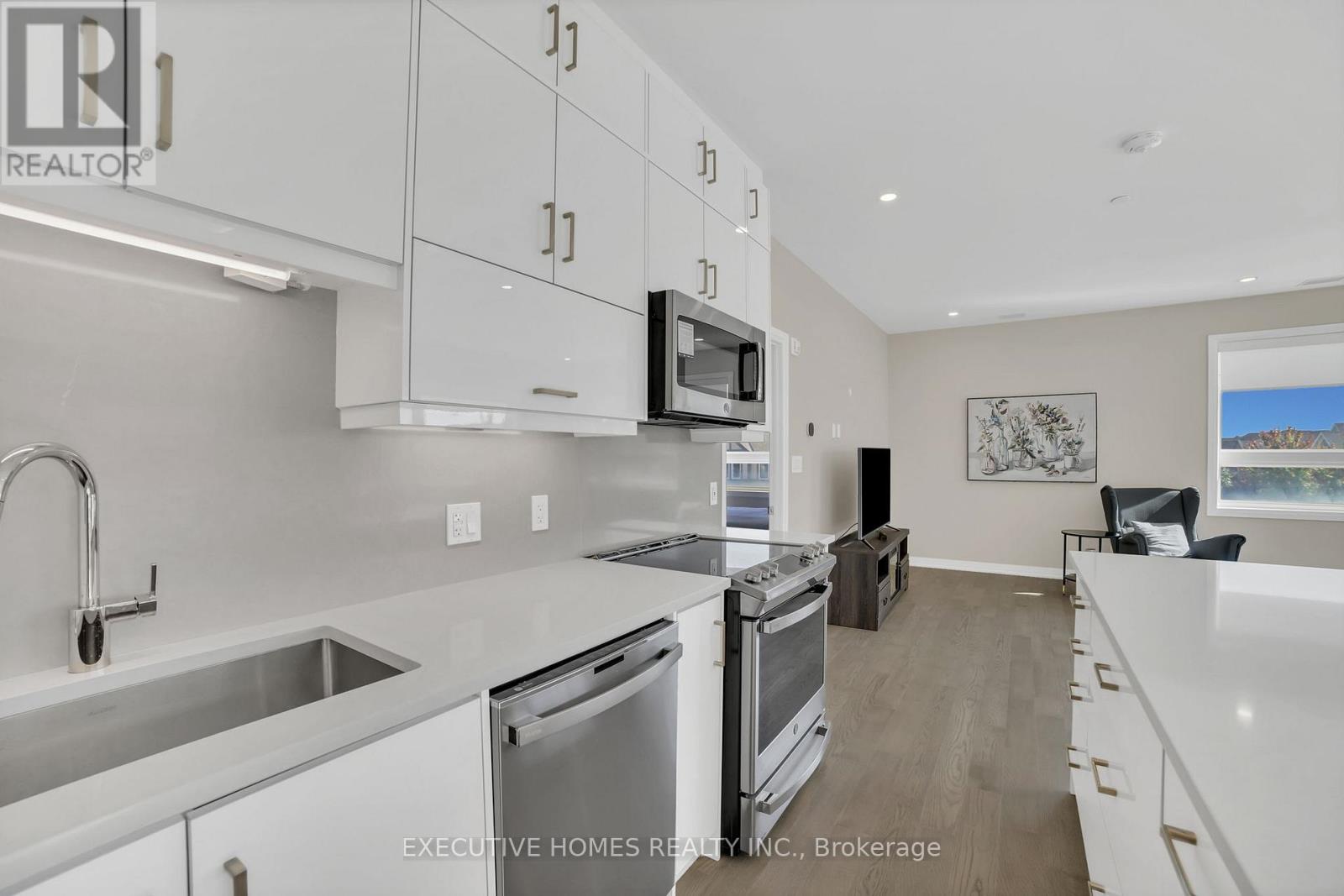 208 - 3265 Carding Mill Trail, Oakville, Ontario  L6M 5P7 - Photo 10 - W12441515
