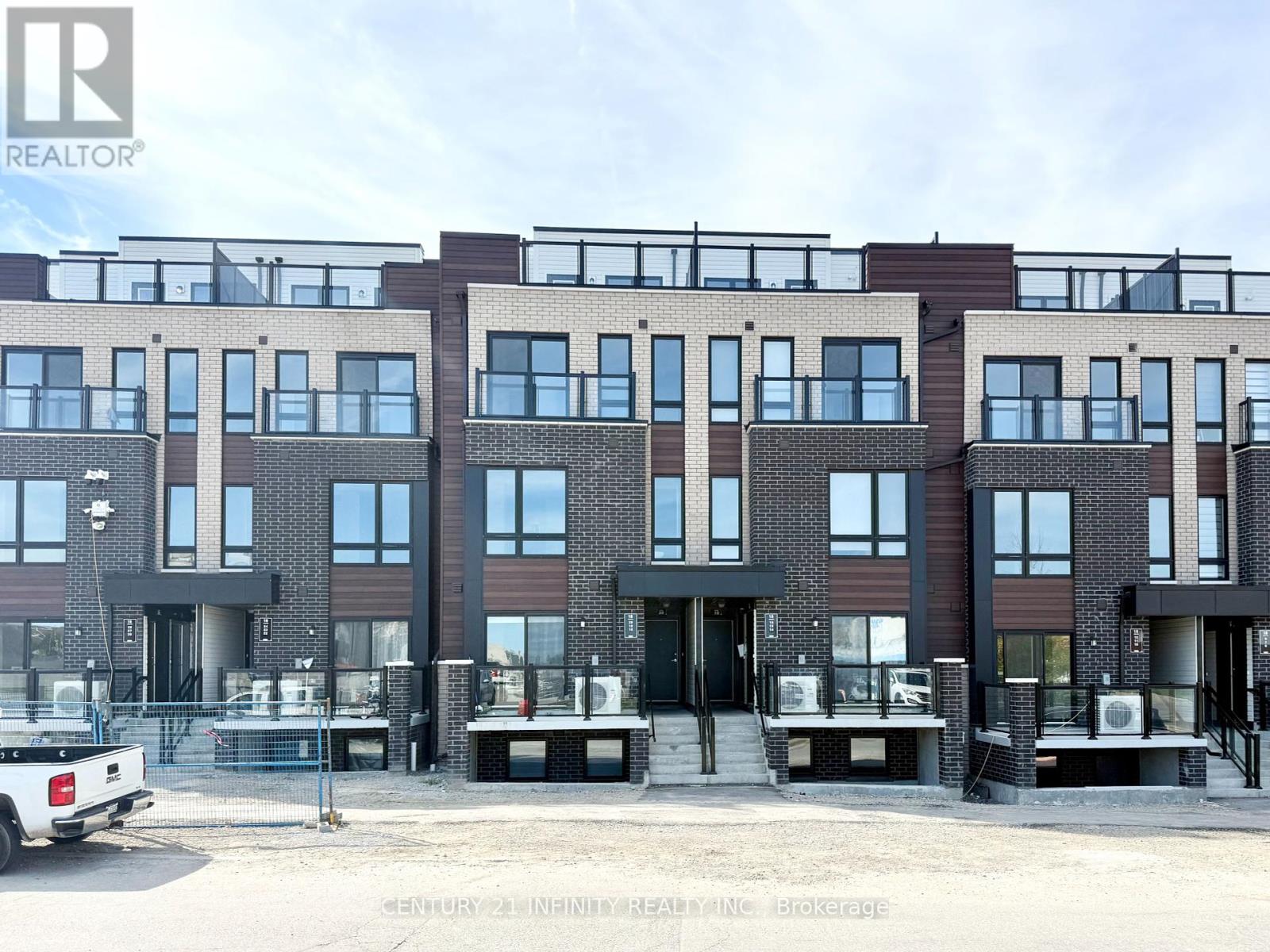 26 - 10 LIBEN WAY, Toronto, Ontario