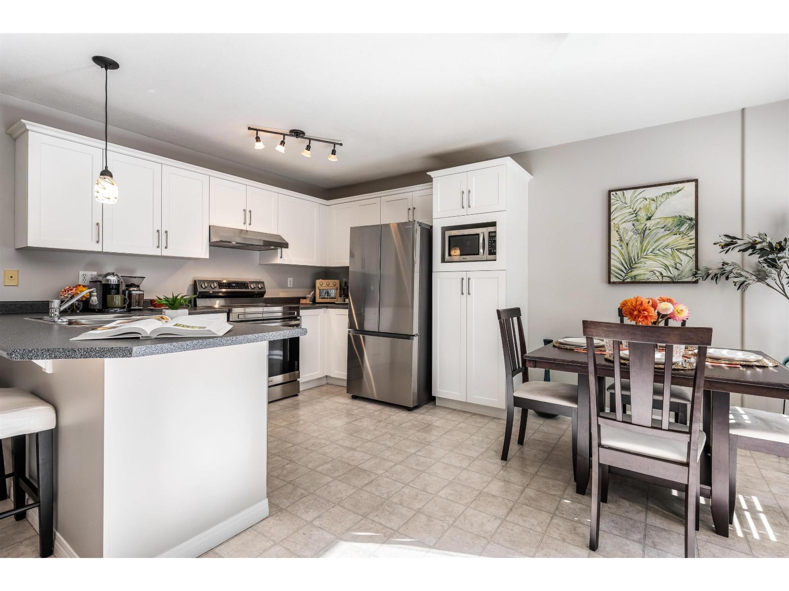 8 45932 Lewis Avenue, Chilliwack Proper West, Chilliwack, British Columbia  V2P 3C2 - Photo 12 - R3054817