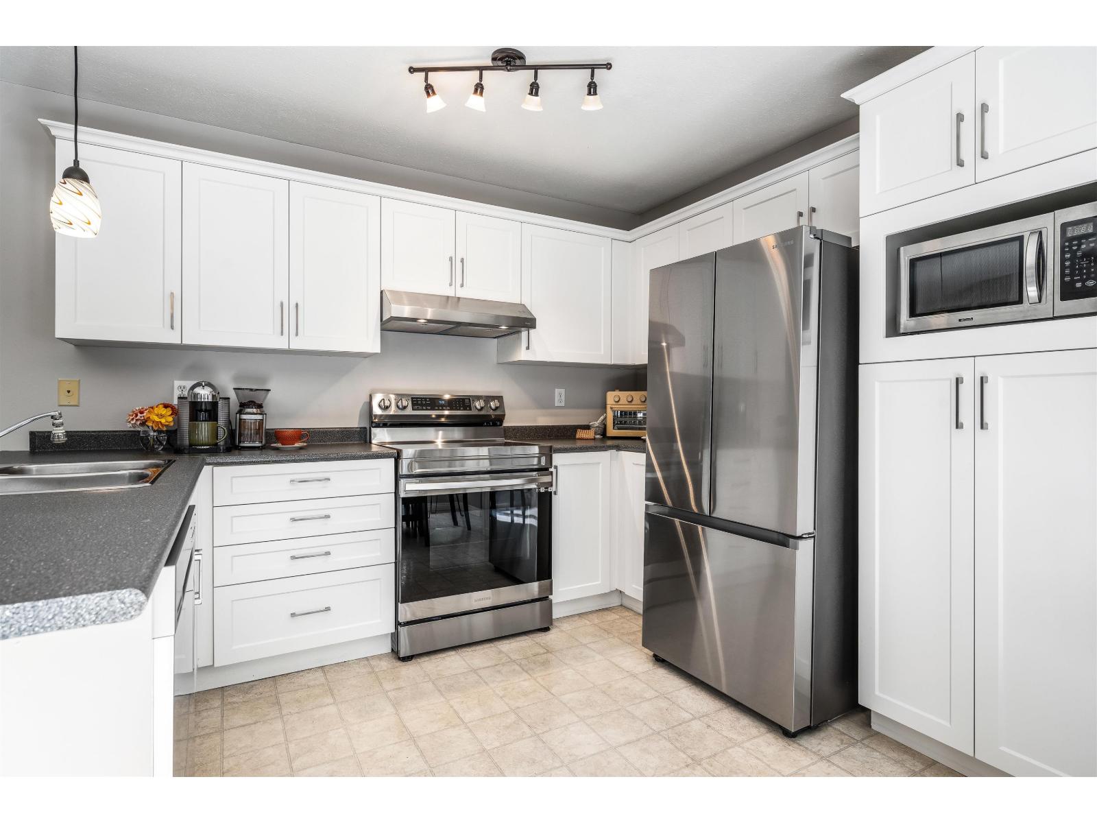 8 45932 Lewis Avenue, Chilliwack Proper West, Chilliwack, British Columbia  V2P 3C2 - Photo 13 - R3054817