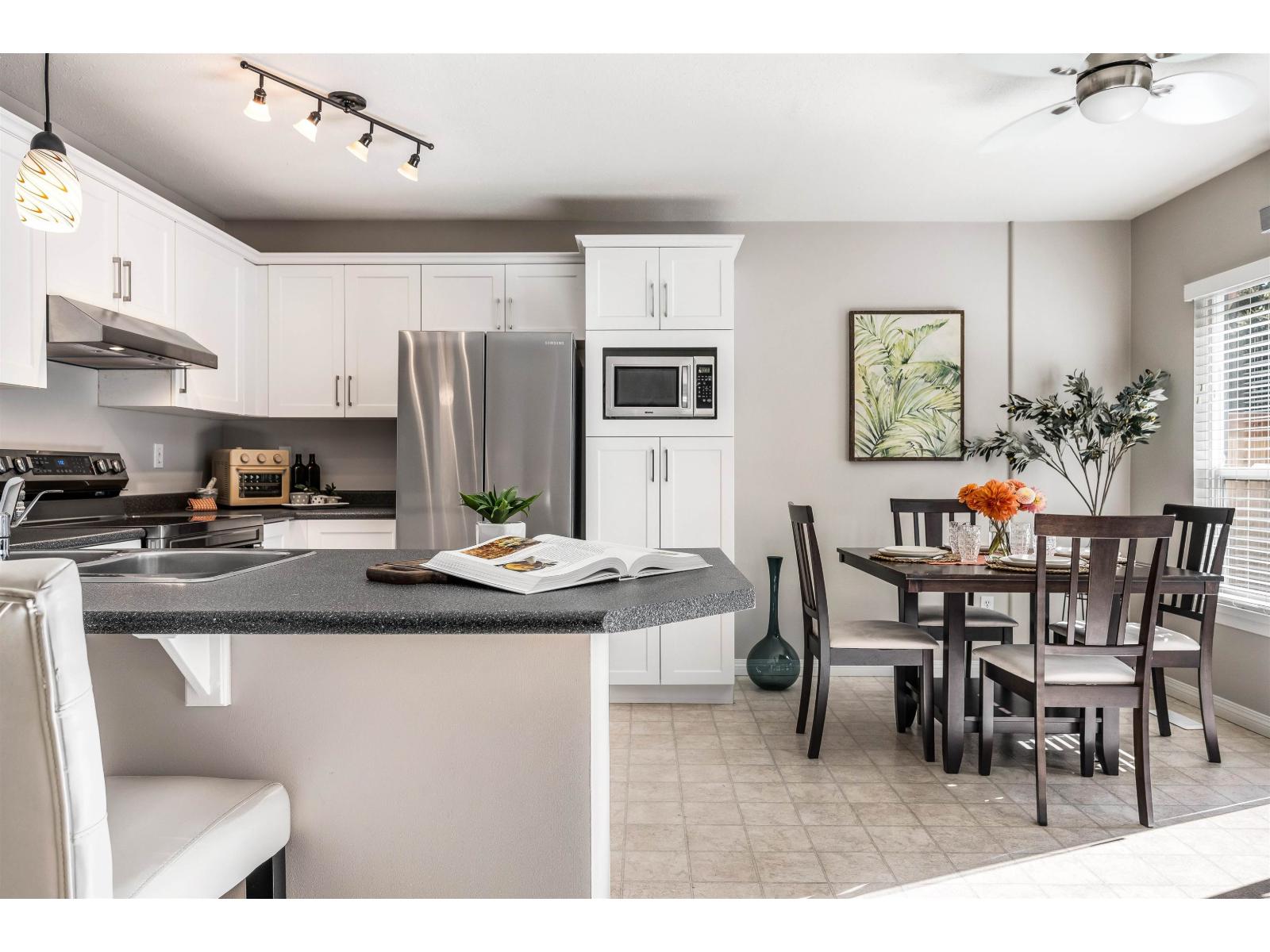 8 45932 Lewis Avenue, Chilliwack Proper West, Chilliwack, British Columbia  V2P 3C2 - Photo 11 - R3054817