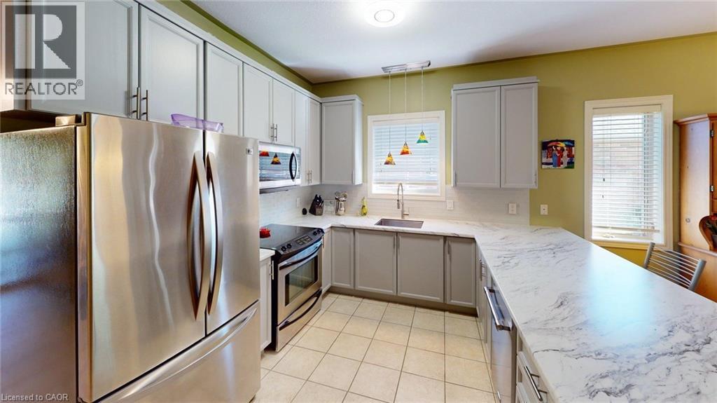 21 Willowlanding Court, Welland, Ontario  L3C 7L7 - Photo 4 - 40775226