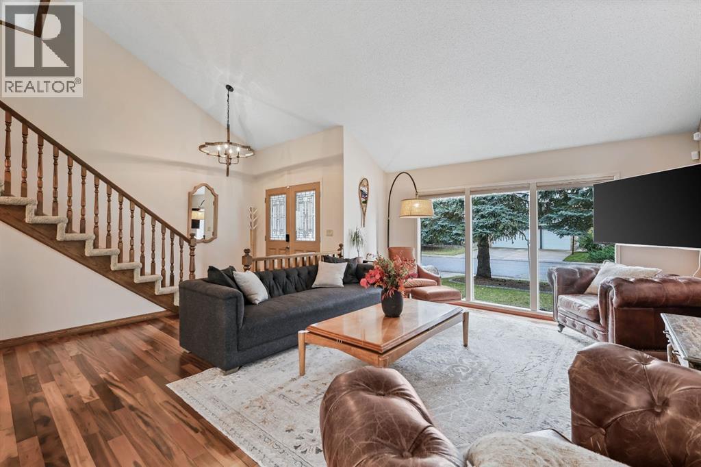 132 Oakmount Road Sw, Calgary, Alberta  T2V 4X4 - Photo 5 - A2261352