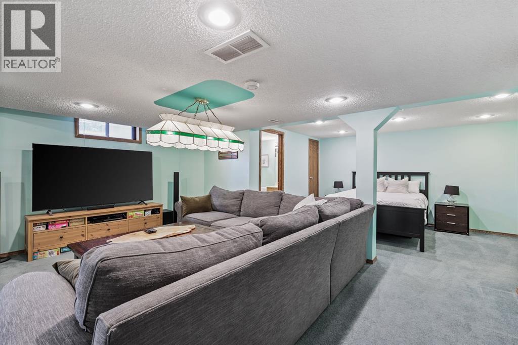 132 Oakmount Road Sw, Calgary, Alberta  T2V 4X4 - Photo 38 - A2261352