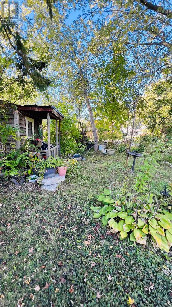 7 1st Street, Haldimand, Ontario  N0A 1P0 - Photo 9 - X12441492