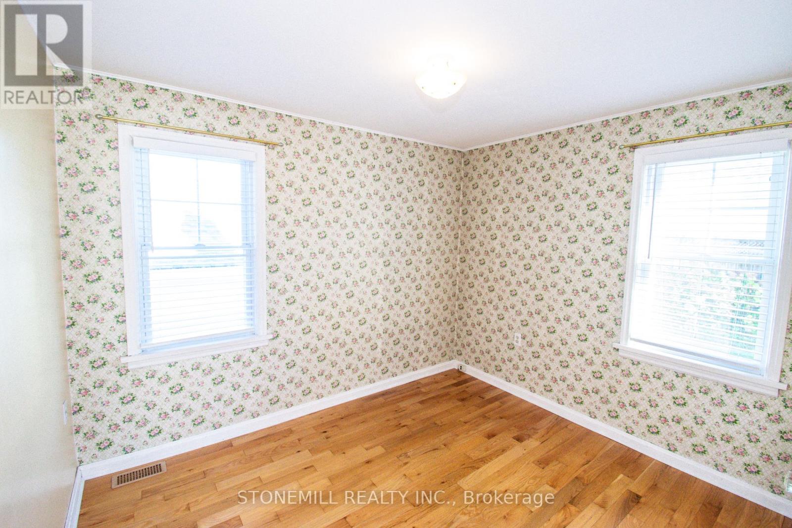 272 Carlton Street, St. Catharines, Ontario  L2N 1B9 - Photo 14 - X12441502