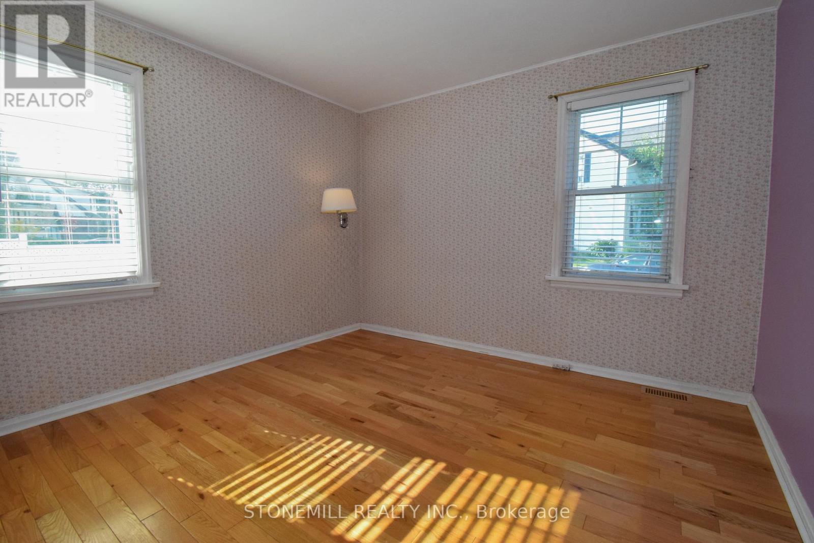 272 Carlton Street, St. Catharines, Ontario  L2N 1B9 - Photo 15 - X12441502