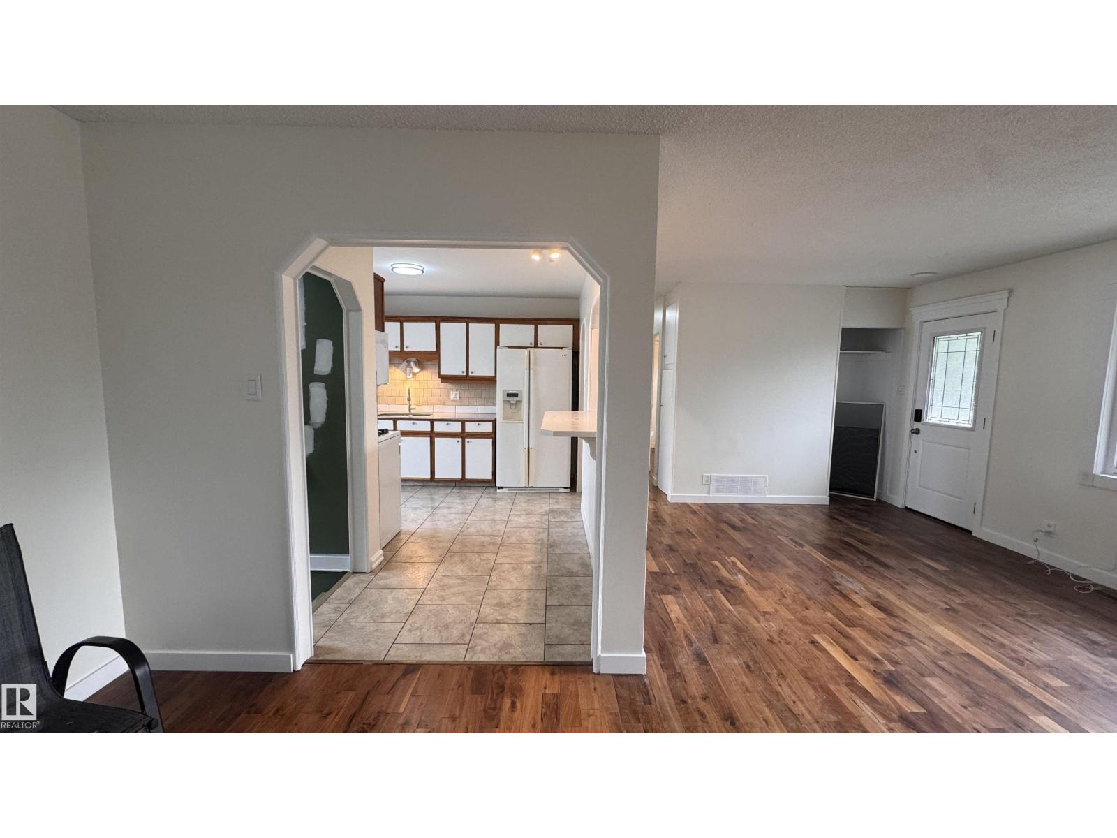 11022 160a St Nw, Edmonton, Alberta  T5P 3G7 - Photo 4 - E4460533
