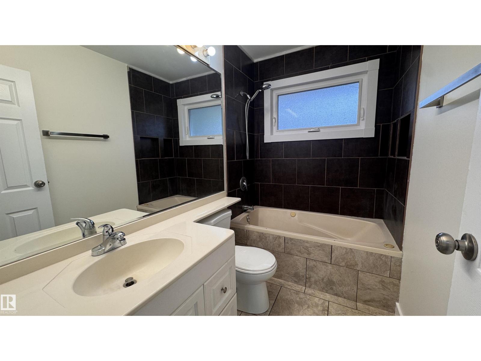 11022 160a St Nw, Edmonton, Alberta  T5P 3G7 - Photo 8 - E4460533