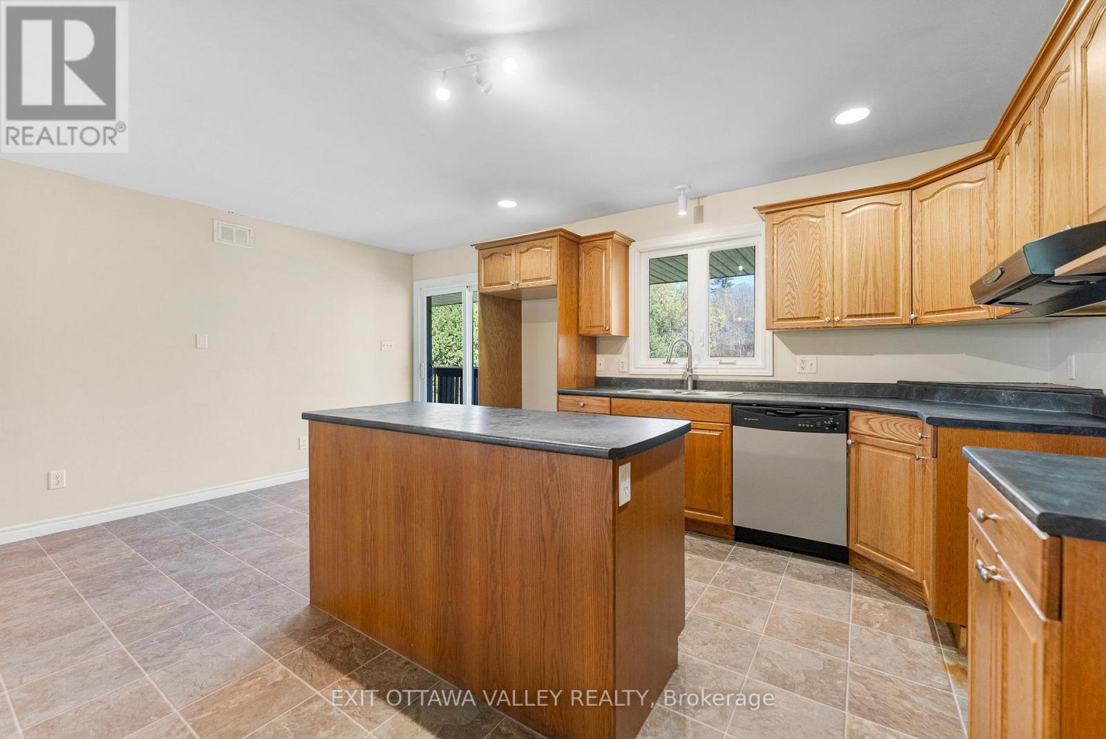2155 Foresters Falls Road, Whitewater Region, Ontario  K0J 1V0 - Photo 10 - X12441547
