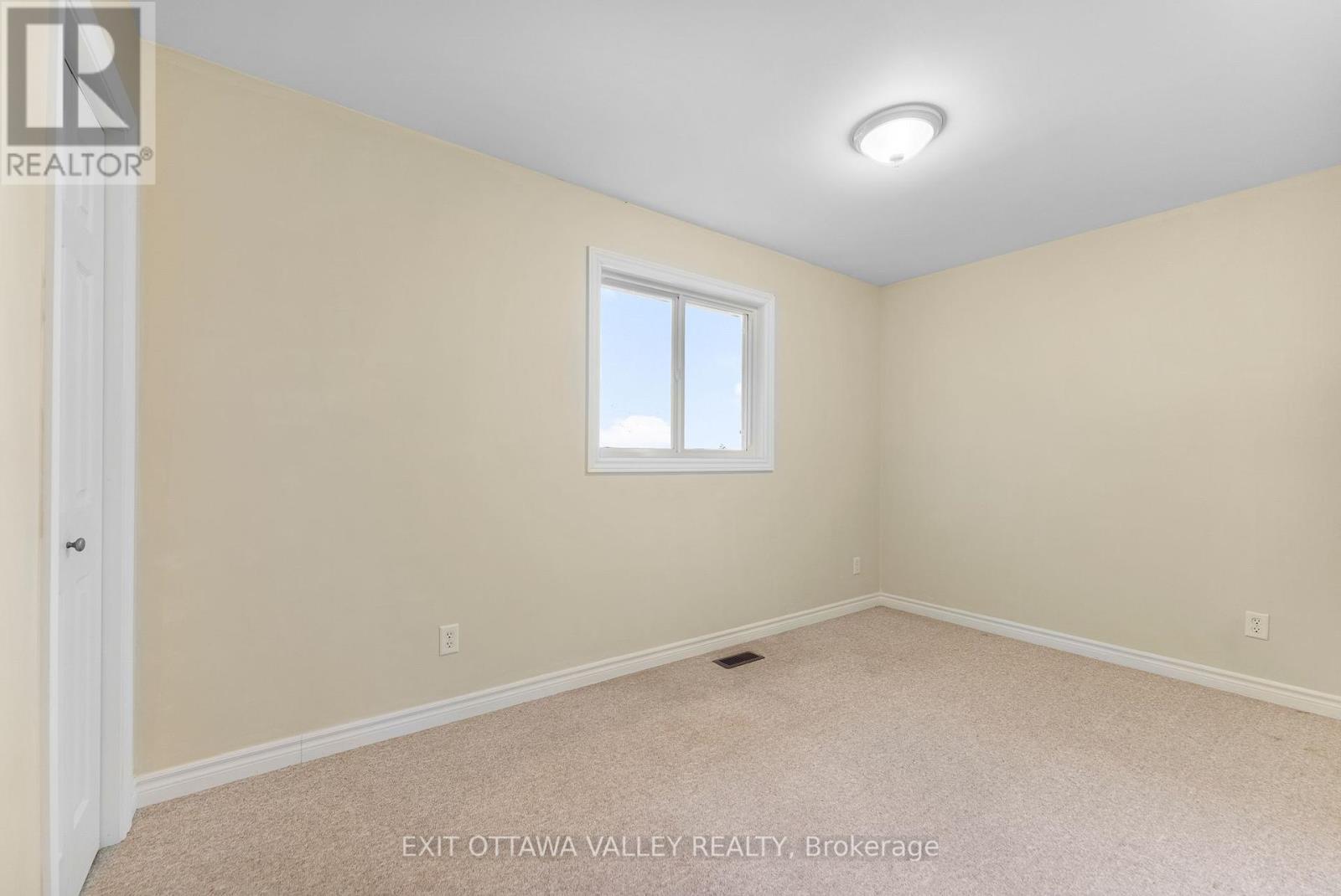 2155 Foresters Falls Road, Whitewater Region, Ontario  K0J 1V0 - Photo 16 - X12441547