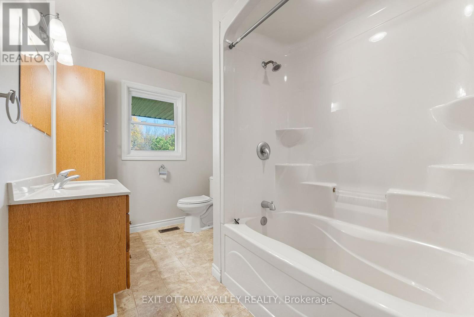 2155 Foresters Falls Road, Whitewater Region, Ontario  K0J 1V0 - Photo 24 - X12441547