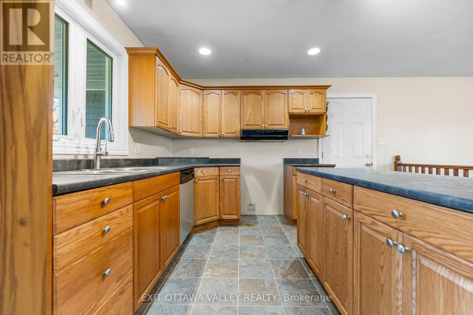 2155 Foresters Falls Road, Whitewater Region, Ontario  K0J 1V0 - Photo 9 - X12441547