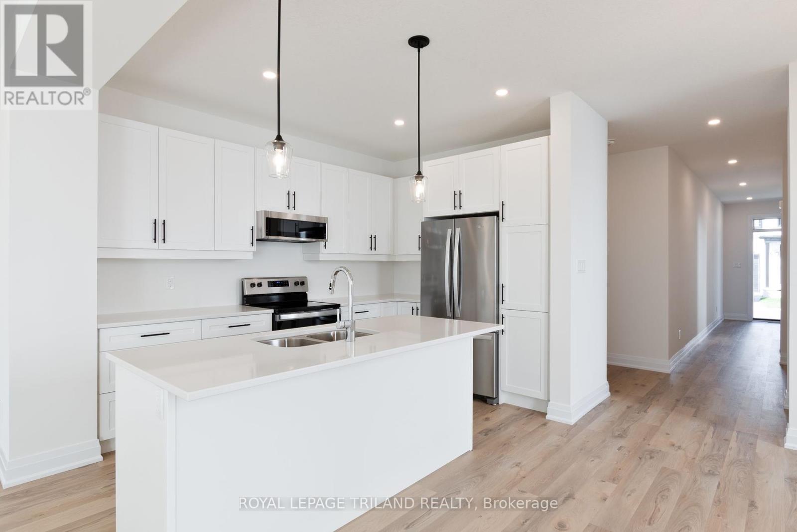 20 - 101 Swales Avenue, Strathroy-Caradoc, Ontario  N7G 0C1 - Photo 12 - X12276167
