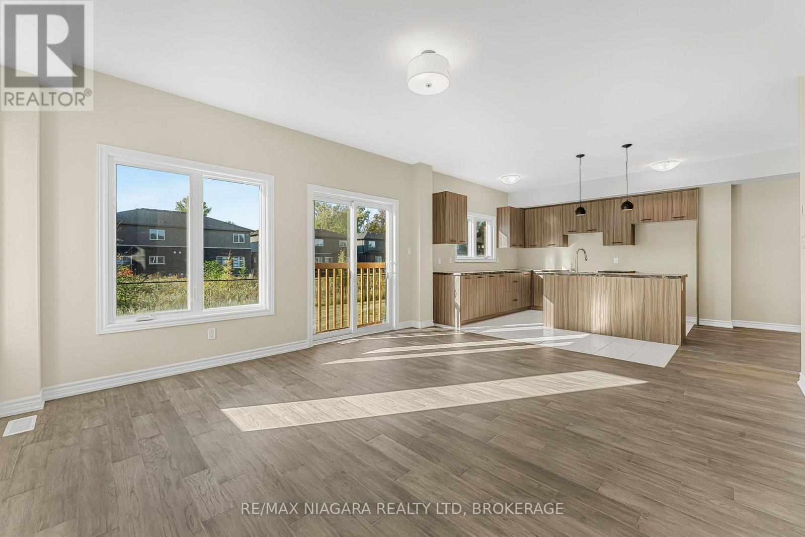 3219 Dominion Road, Fort Erie, Ontario  L0S 1N0 - Photo 15 - X12440854