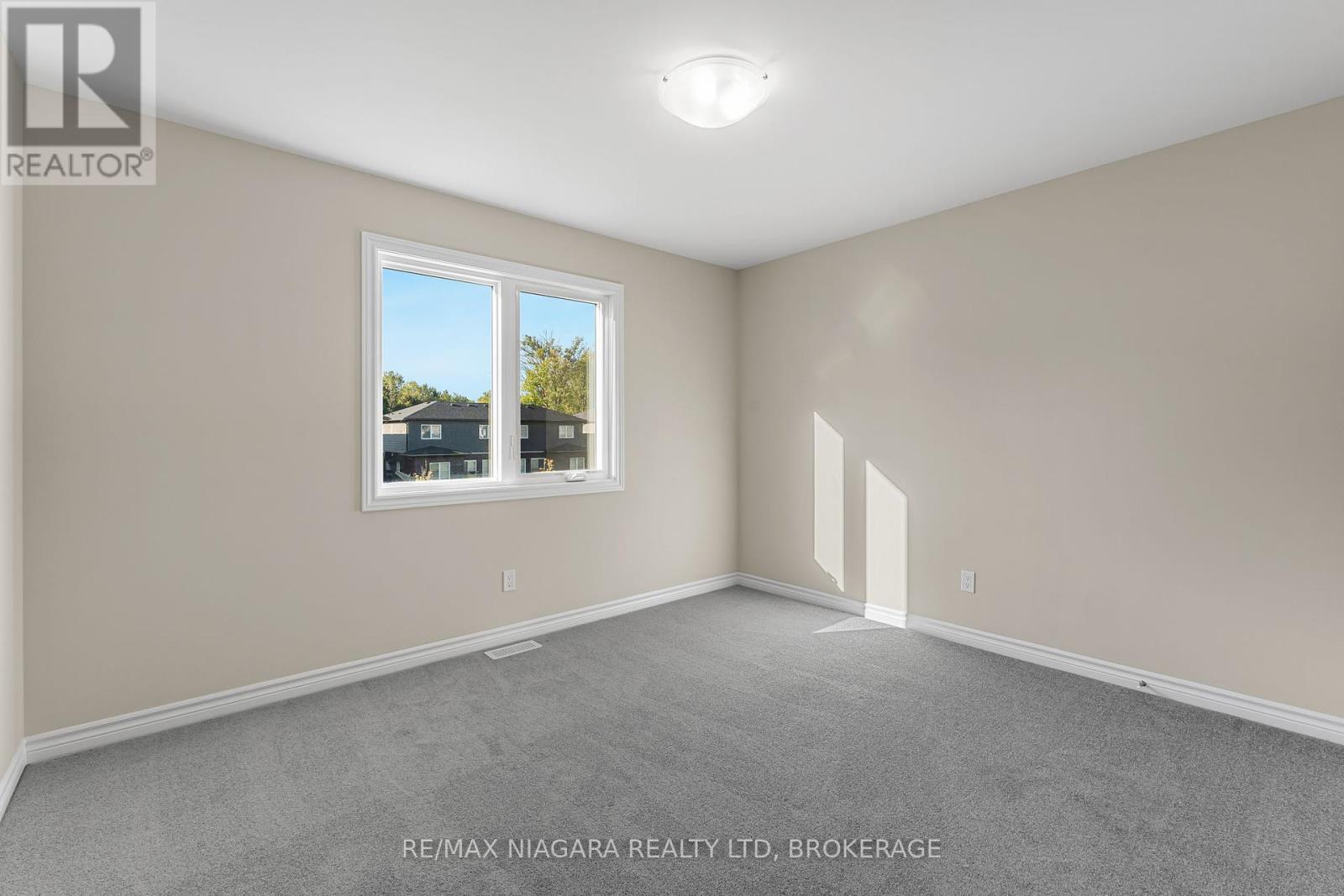 3219 Dominion Road, Fort Erie, Ontario  L0S 1N0 - Photo 31 - X12440854