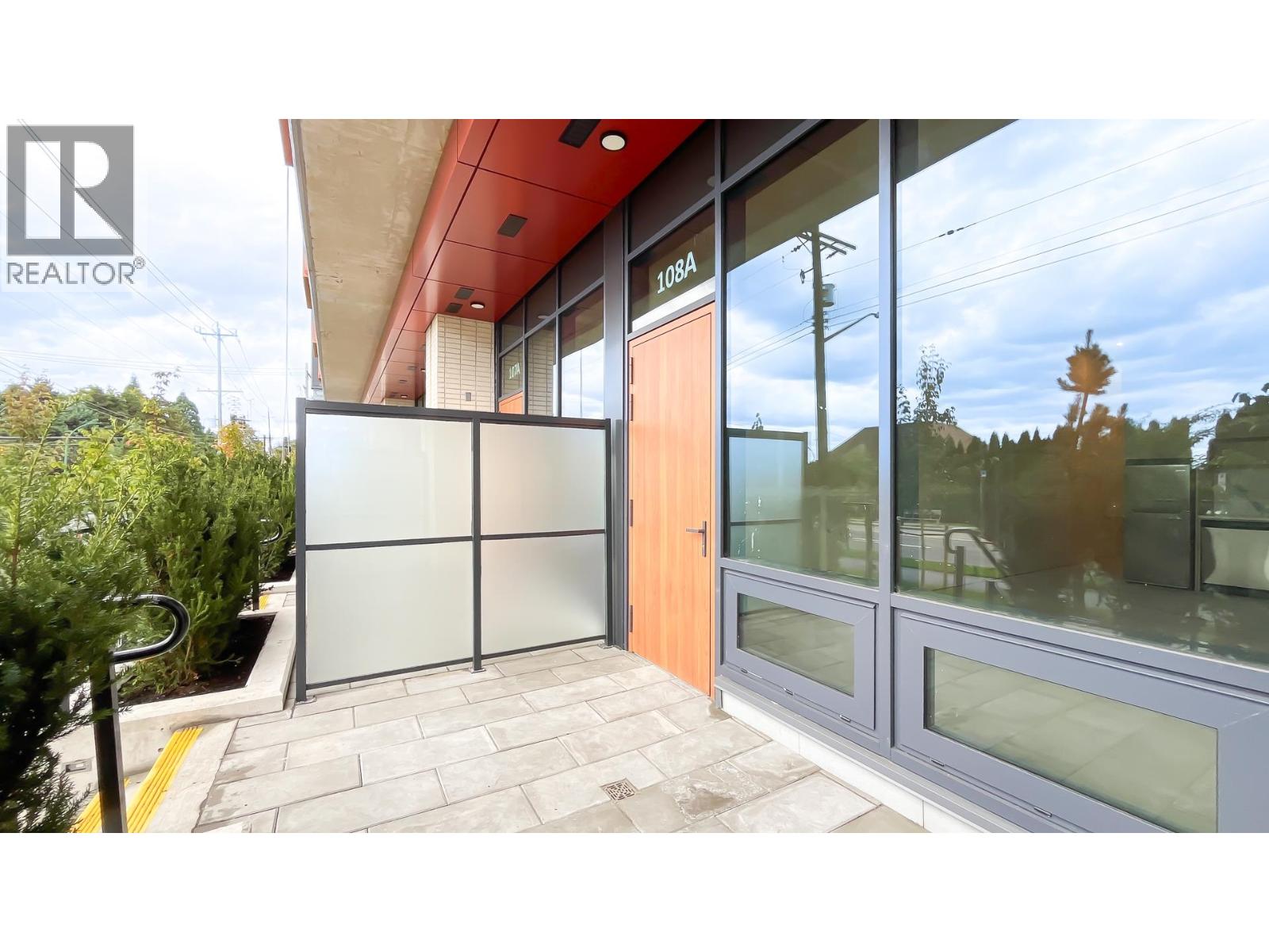 108 422 E 3rd Street, North Vancouver, British Columbia  V7L 0K1 - Photo 3 - R3053849