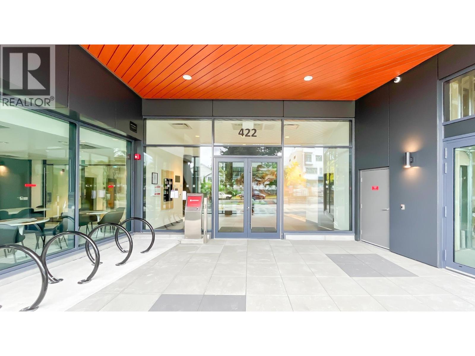 108 422 E 3rd Street, North Vancouver, British Columbia  V7L 0K1 - Photo 2 - R3053849