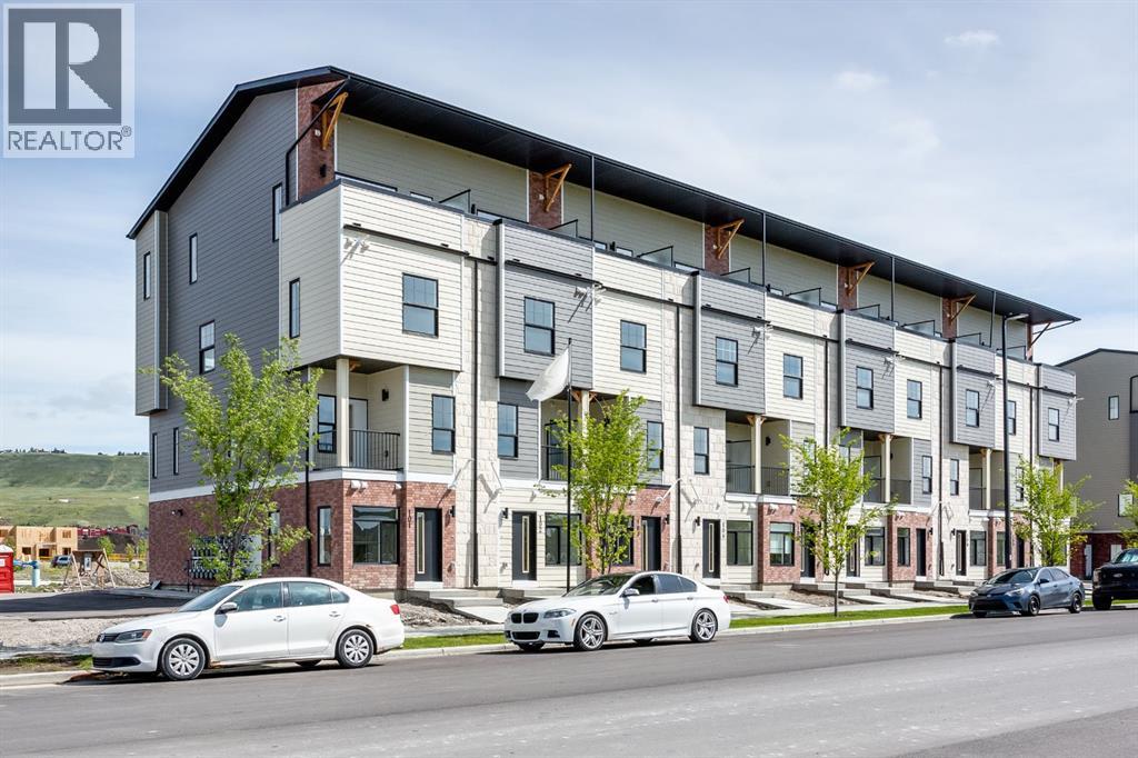 102, 156 Park Street, Cochrane, Alberta
