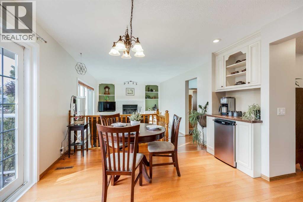 347 Hawkcliff Way Nw, Calgary, Alberta  T3G 2W7 - Photo 11 - A2260938