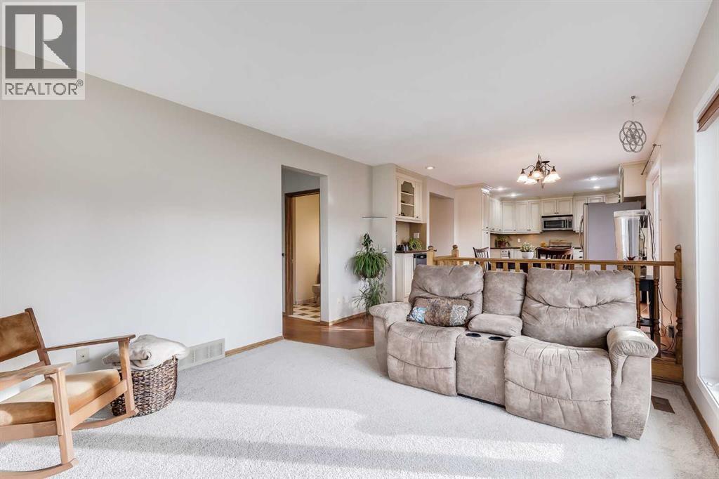 347 Hawkcliff Way Nw, Calgary, Alberta  T3G 2W7 - Photo 14 - A2260938