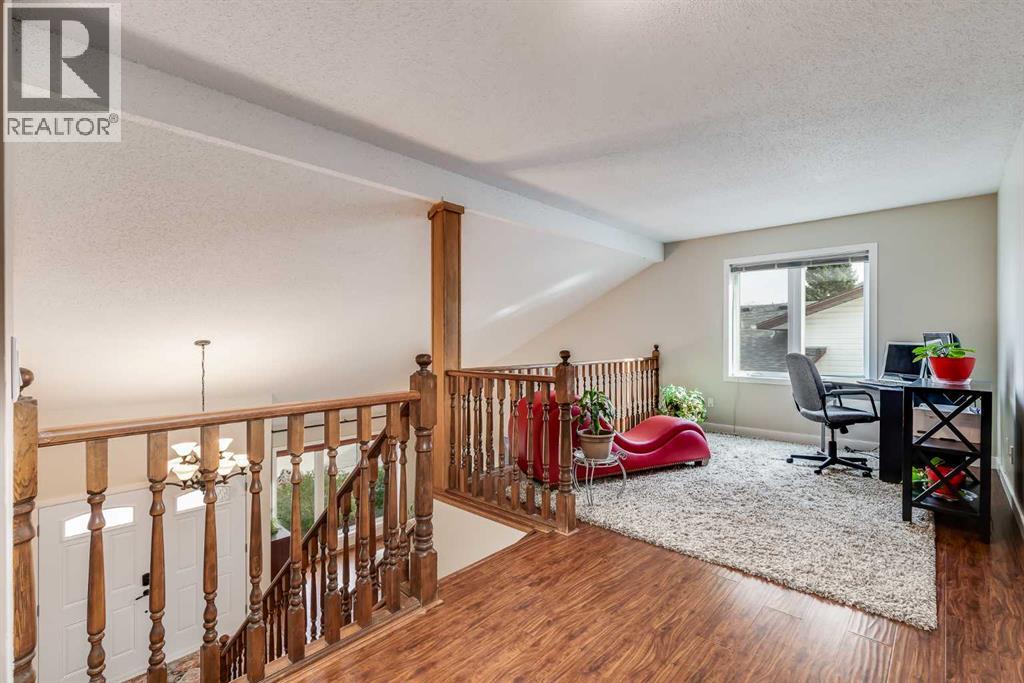 347 Hawkcliff Way Nw, Calgary, Alberta  T3G 2W7 - Photo 18 - A2260938