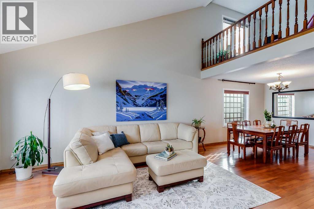 347 Hawkcliff Way Nw, Calgary, Alberta  T3G 2W7 - Photo 4 - A2260938