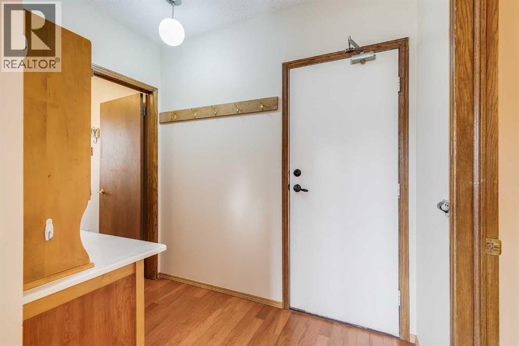 347 Hawkcliff Way Nw, Calgary, Alberta  T3G 2W7 - Photo 15 - A2260938
