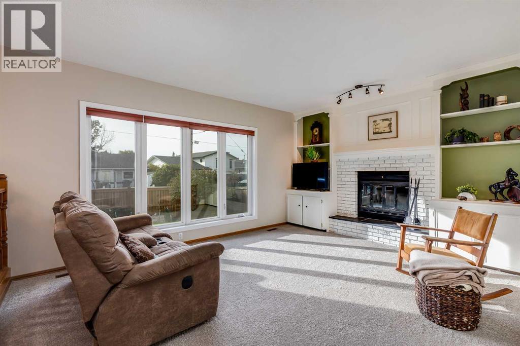 347 Hawkcliff Way Nw, Calgary, Alberta  T3G 2W7 - Photo 13 - A2260938