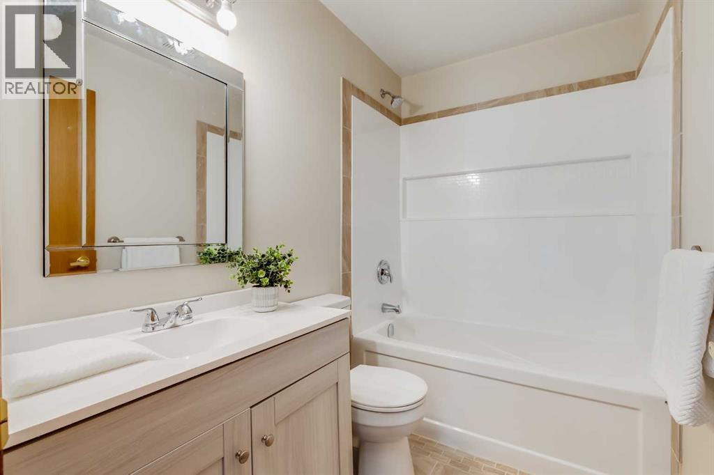347 Hawkcliff Way Nw, Calgary, Alberta  T3G 2W7 - Photo 32 - A2260938
