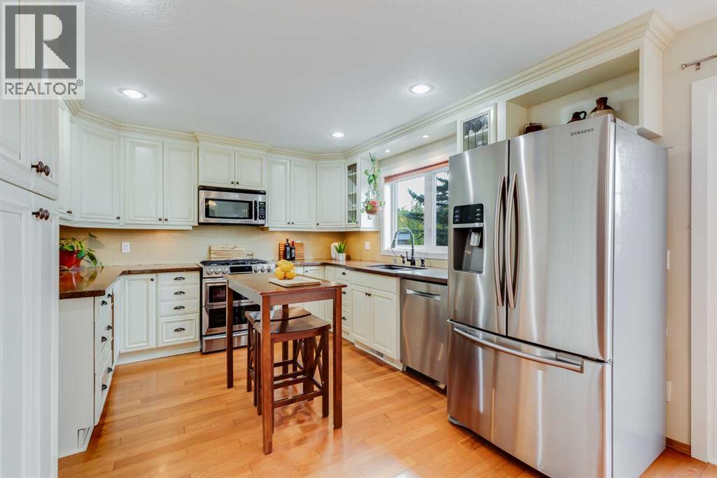 347 Hawkcliff Way Nw, Calgary, Alberta  T3G 2W7 - Photo 9 - A2260938