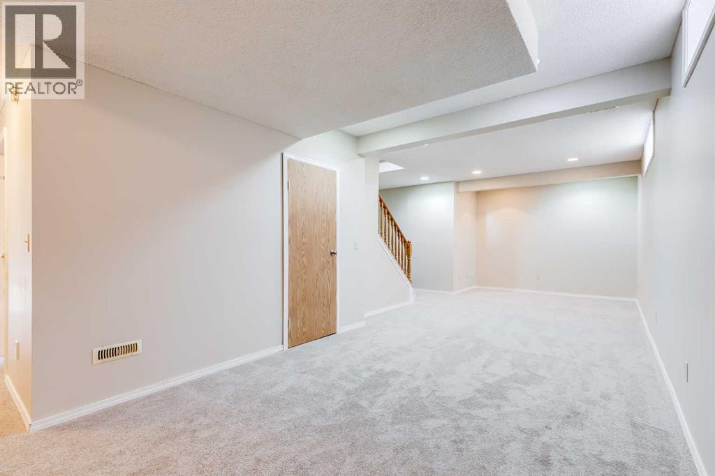 347 Hawkcliff Way Nw, Calgary, Alberta  T3G 2W7 - Photo 38 - A2260938