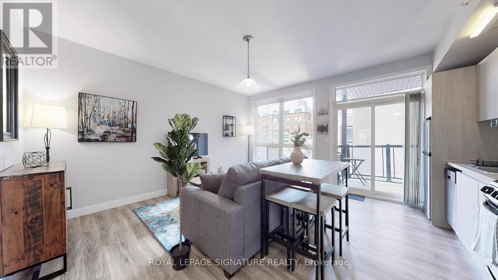 204 - 335 College Street, Toronto, Ontario  M5T 1S2 - Photo 2 - C12441558