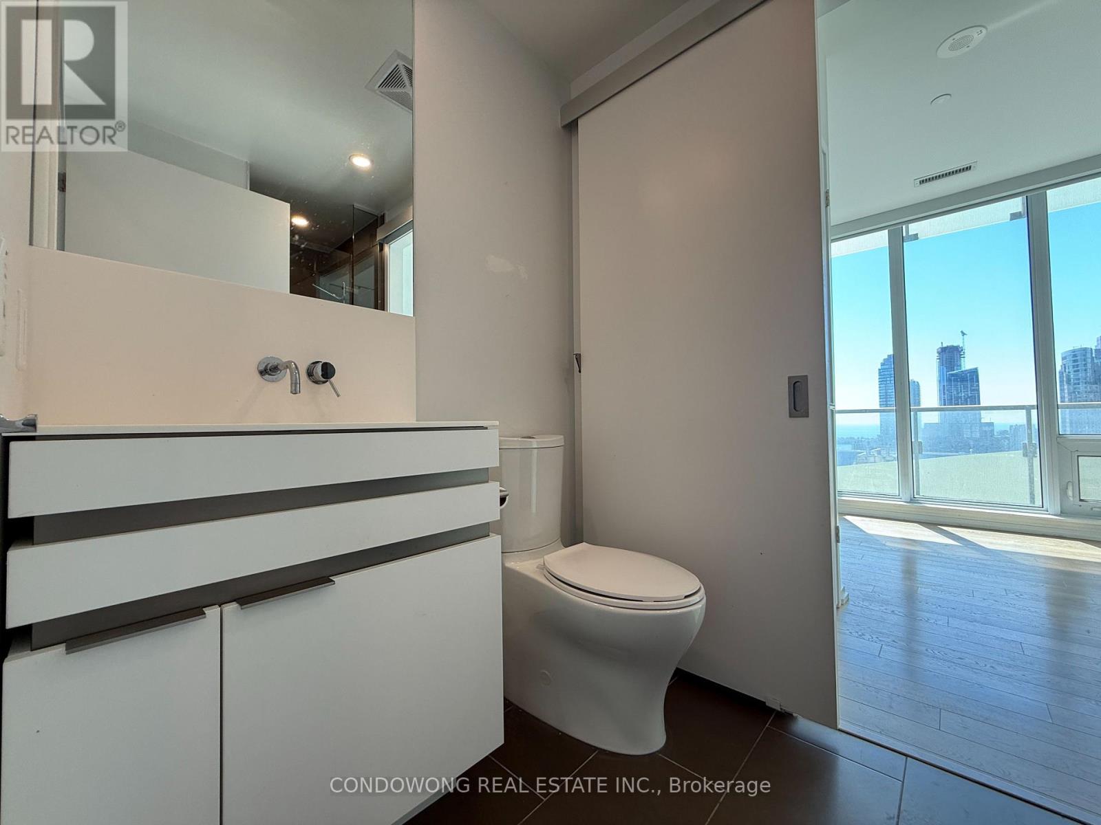 3608 - 197 Yonge Street, Toronto, Ontario  M5B 0C1 - Photo 5 - C12441606