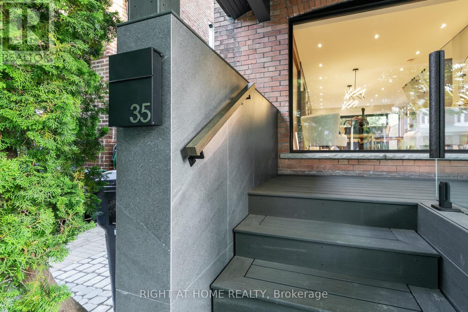 35 Woburn Avenue, Toronto, Ontario  M5M 1K5 - Photo 10 - C12441613