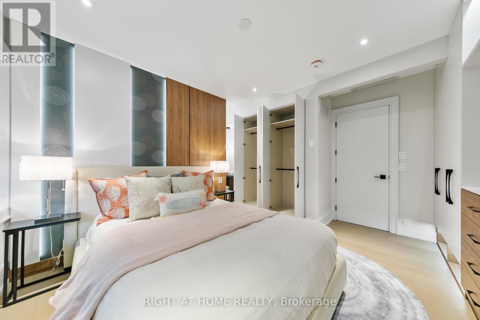 35 Woburn Avenue, Toronto, Ontario  M5M 1K5 - Photo 18 - C12441613