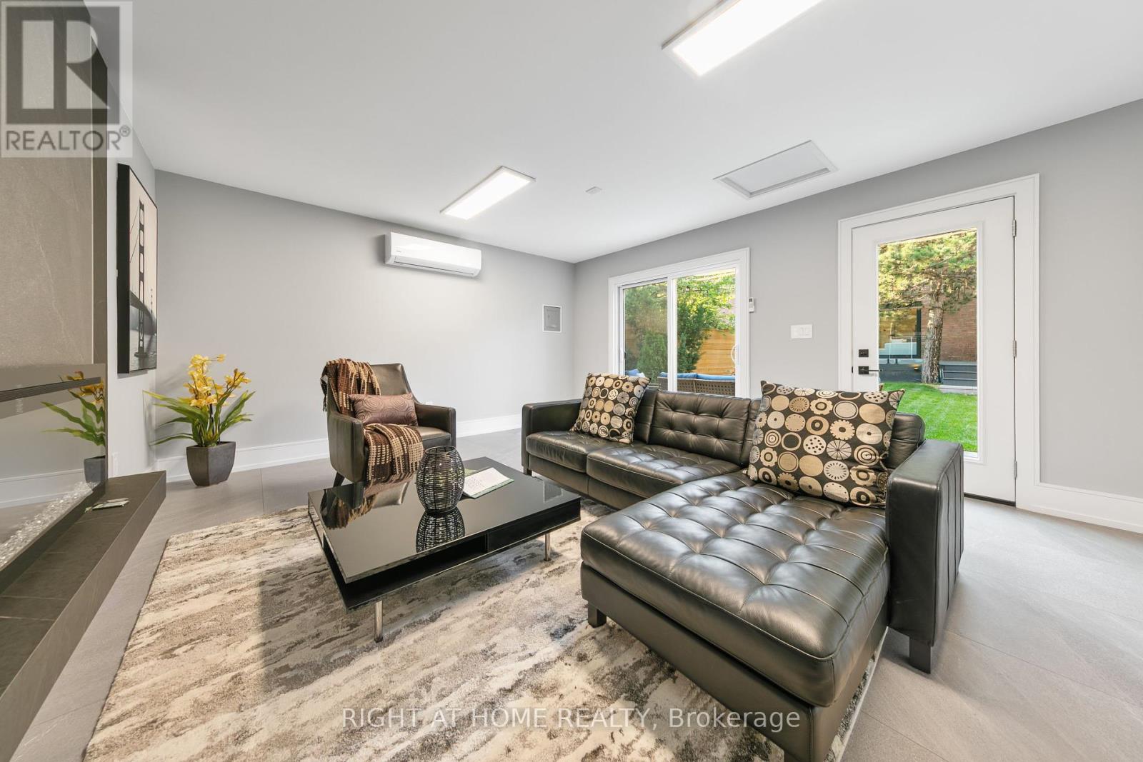 35 Woburn Avenue, Toronto, Ontario  M5M 1K5 - Photo 49 - C12441613